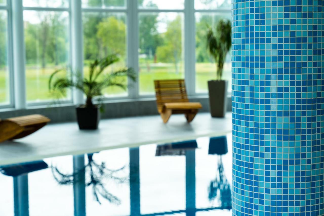 Hotel Kristaly Konferencia & Wellness Ajka Buitenkant foto